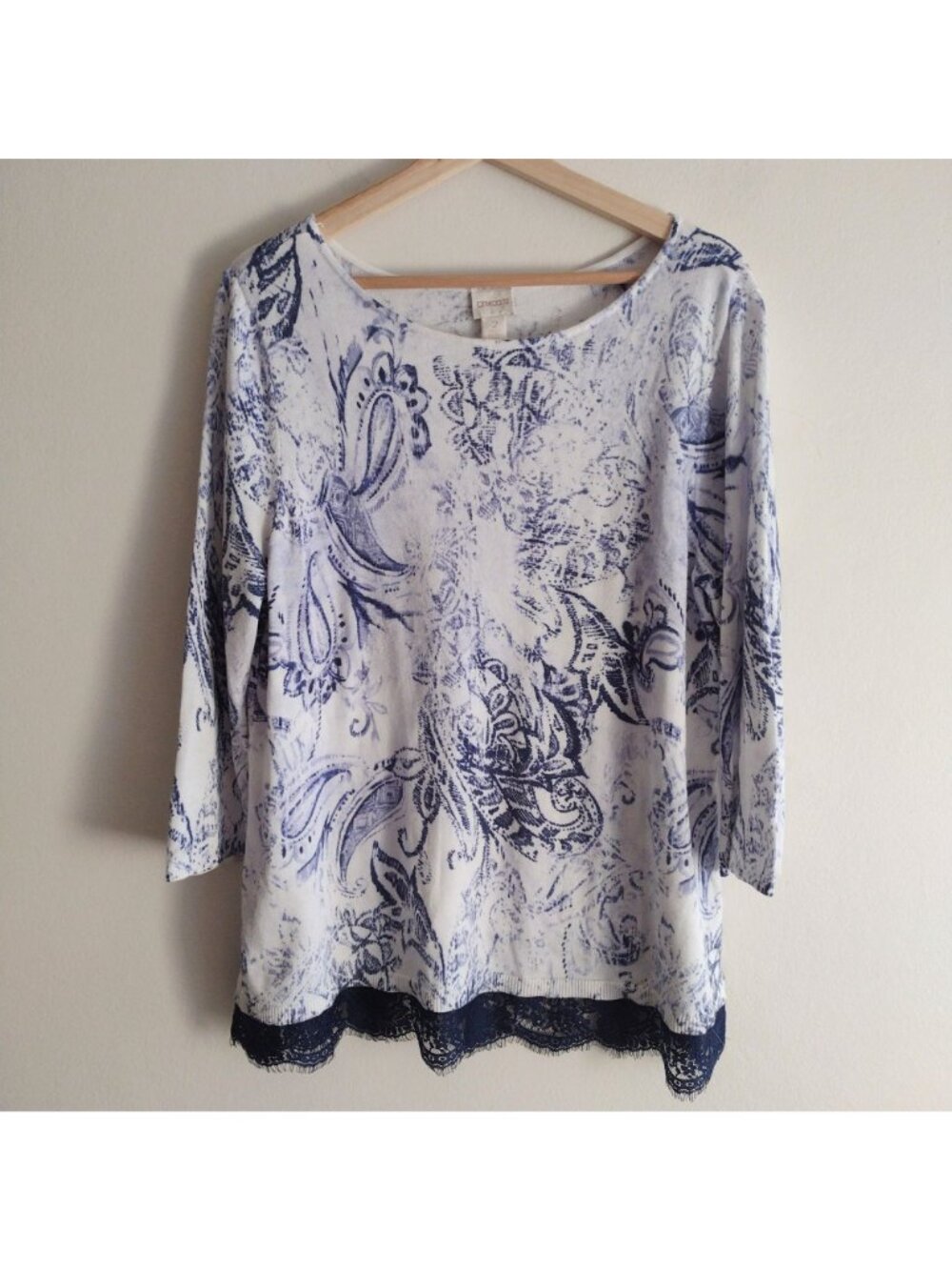 Chico's Paisley Print Sweater L Blue White Relaxed Fit Cotton Blend Lace Trim - Picture 9 of 9